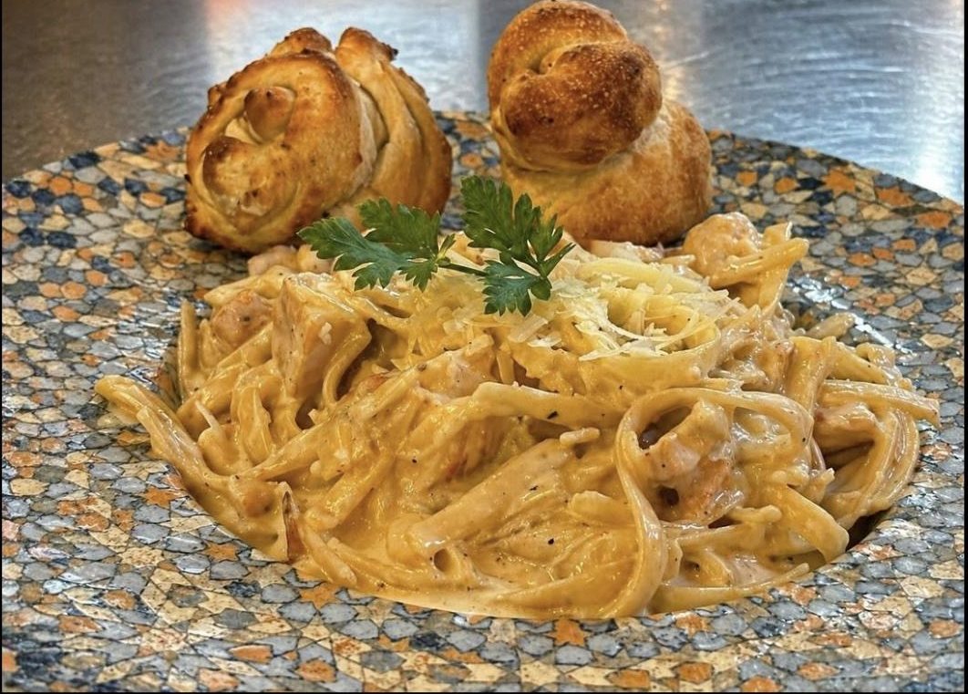 Pastas y ensaladas — Gabacho's Pizzería en Yahualica